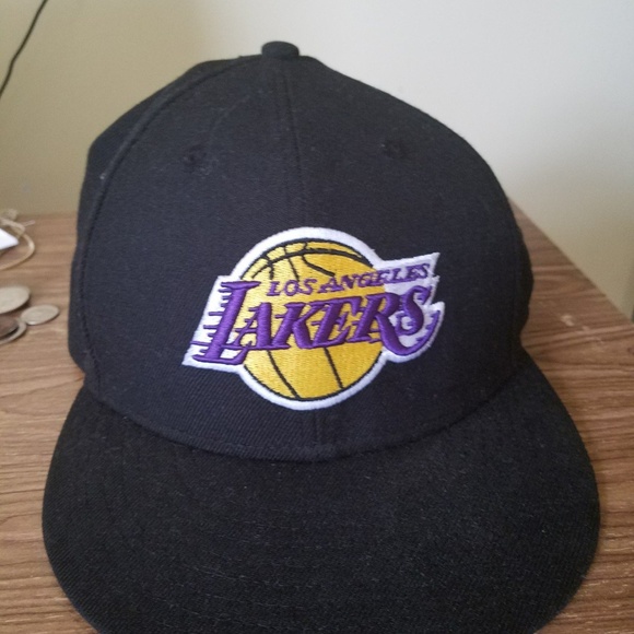 la laker cap